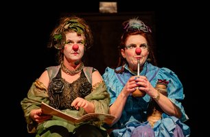 Peça usa humor para questionar o lugar da mulher na tradição gaúcha 