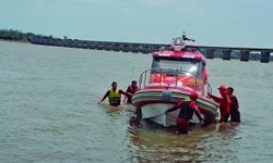 Corpo de Bombeiros realiza treinamento para operações aquáticas