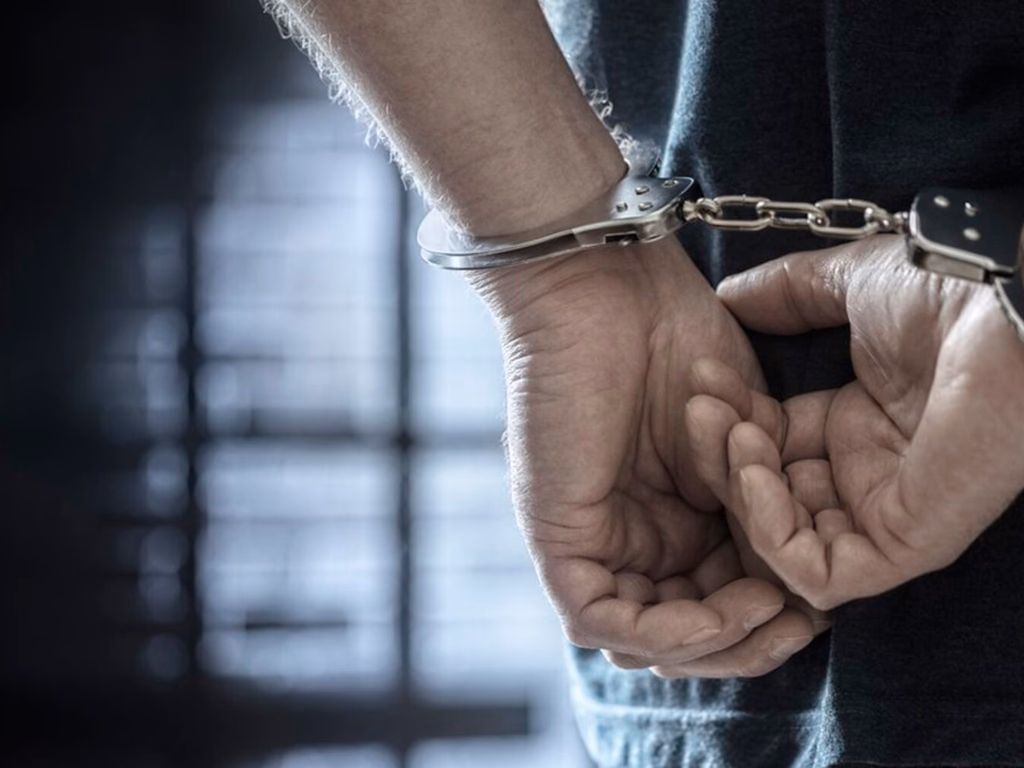 Condenado a 35 anos é prisão é flagrado traficando drogas