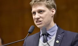 Rodrigo Maia é reeleito e Davi Alcolumbre presidirá o Congresso