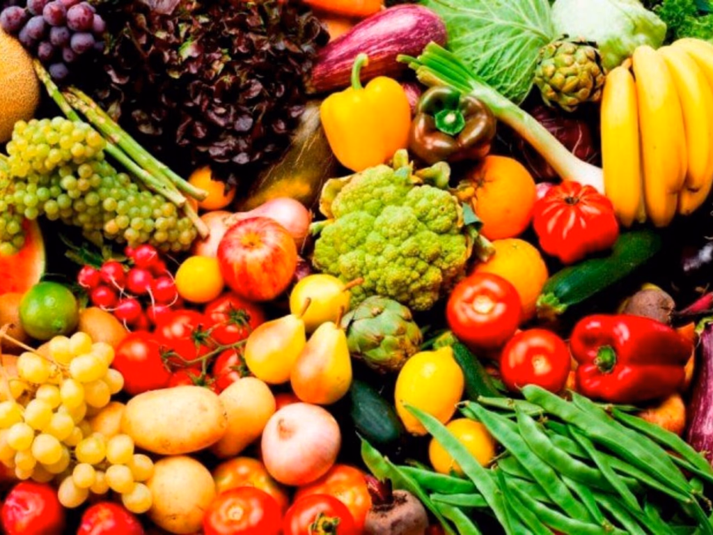 Alimentos saudáveis têm aumento de preço superior a ultraprocessados no Brasil