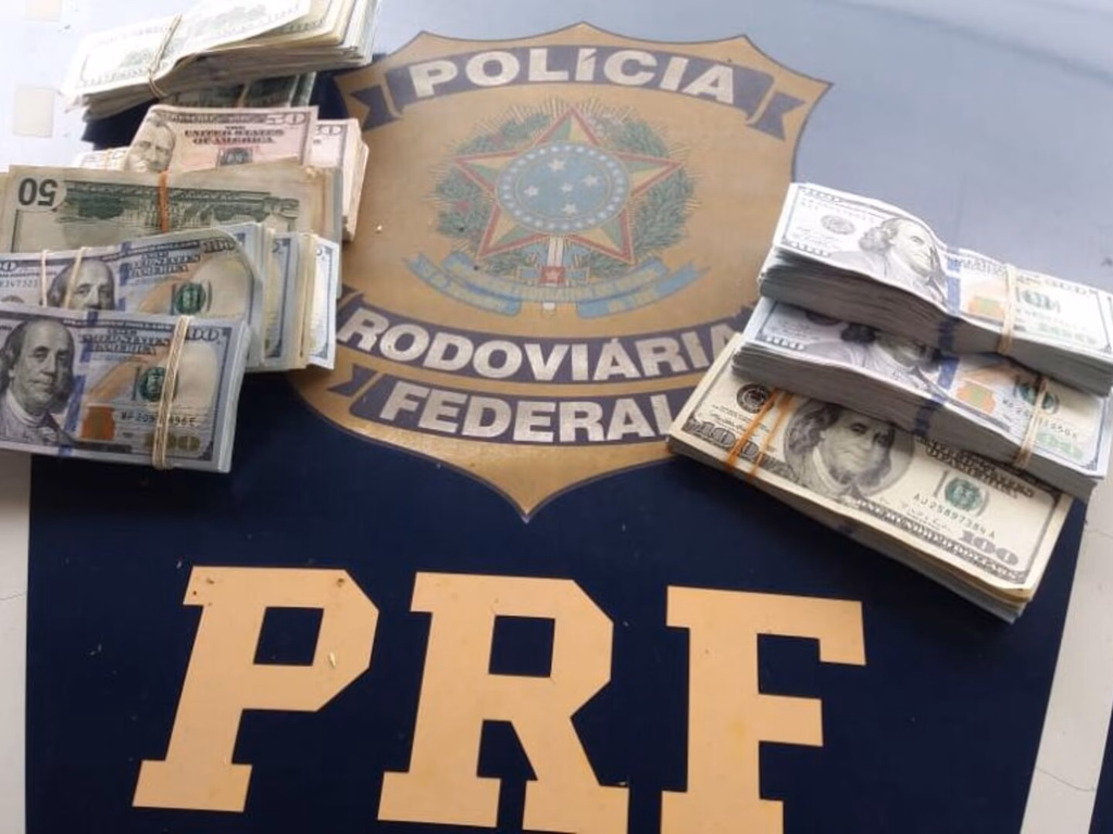 Uruguaianense é preso com US$ 84 mil ‘sem procedência’ na Régis Bittencourt