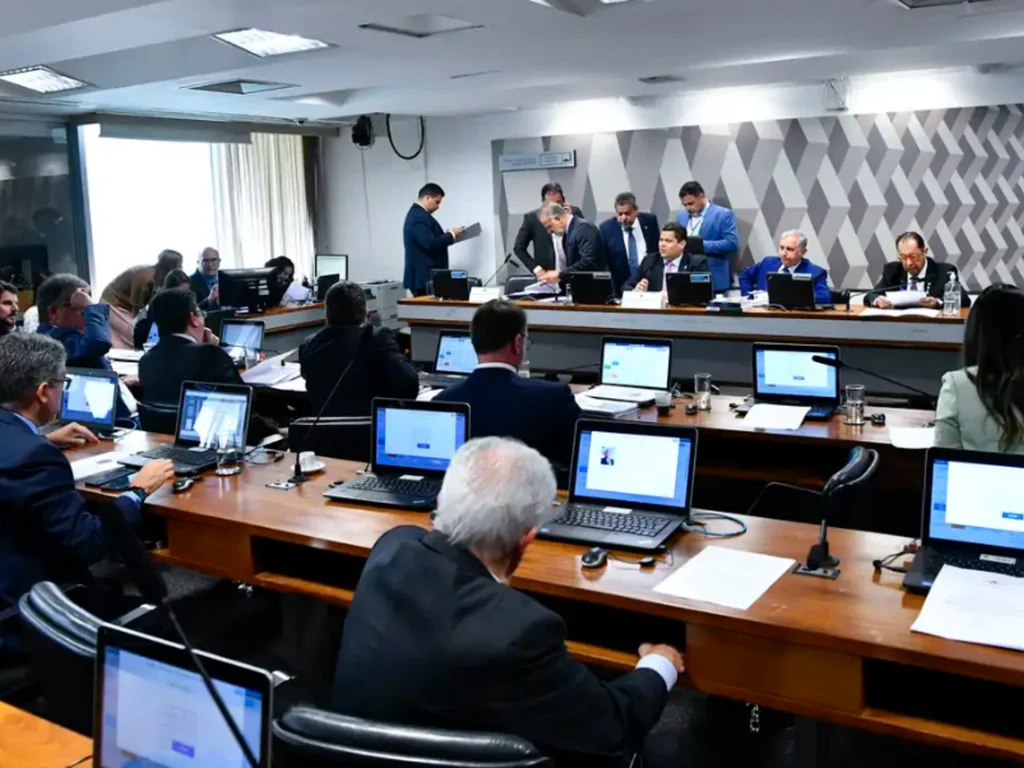 CCJ do Senado aprova penas mais duras para crimes contra crianças