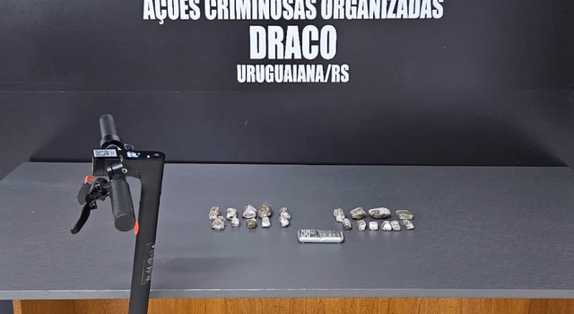 Dupla é presa por tráfico após entregar drogas com patinete elétrico