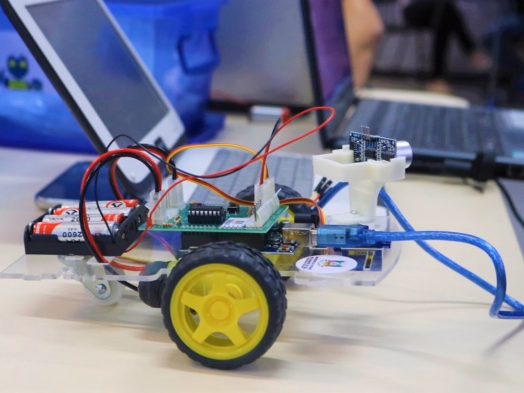 Seduc inicia capacitação de professores na área da robótica