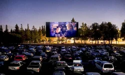 Cine Drive-in proporciona entretenimento diferente