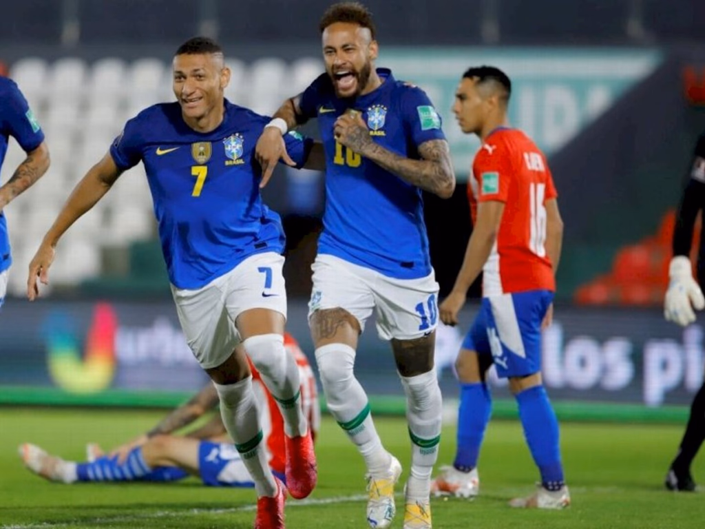 Brasil vence o Paraguai por 2 a 0 e dispara nas Eliminatórias