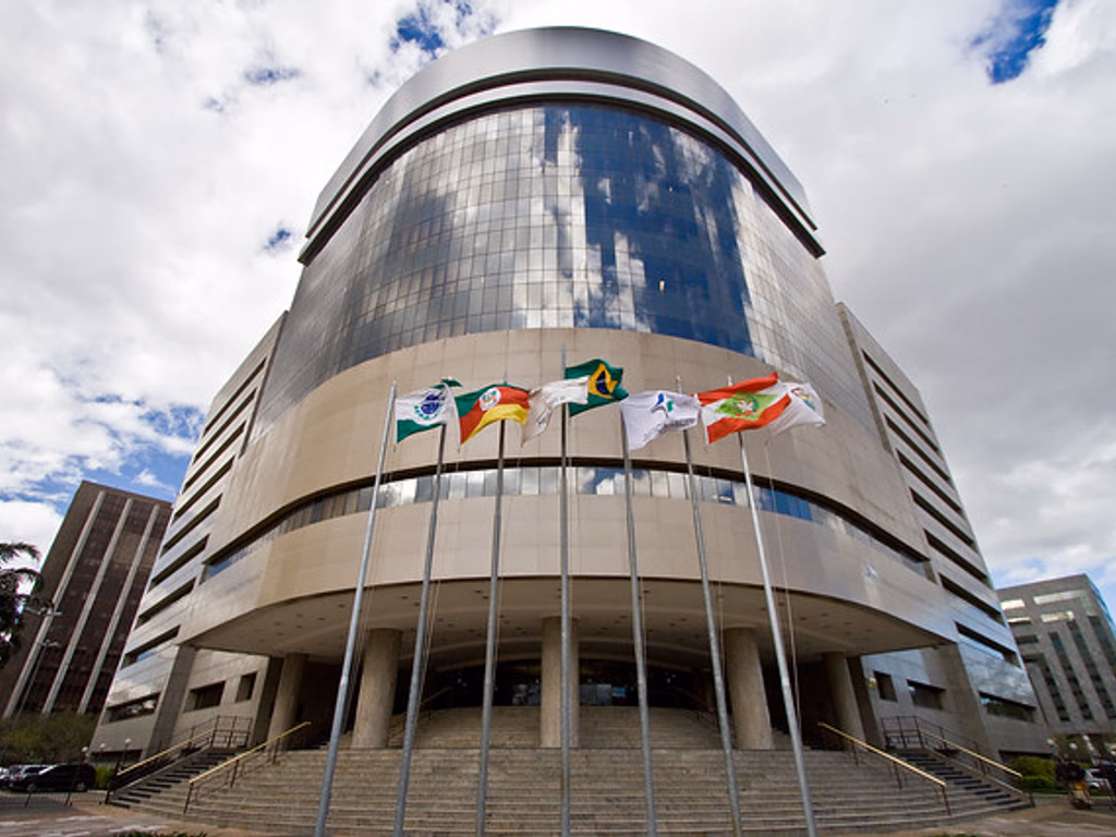 Homologado resultado do concurso do TRF4