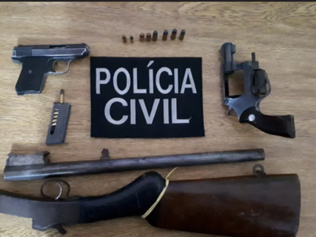 Comerciante é preso por posse de armas