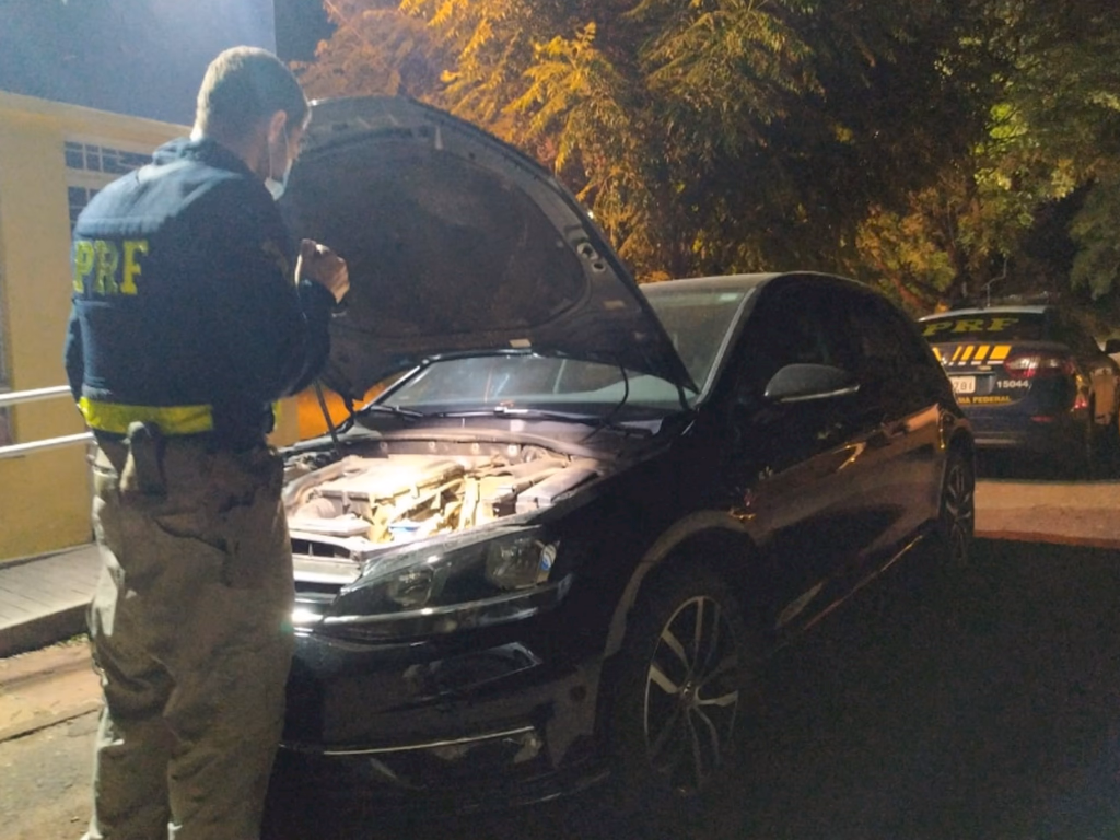 Ação conjunta da Brigada e PRF recupera veículo roubado no Paraná