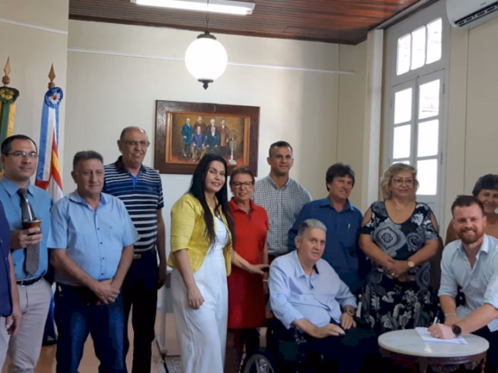 Ronnie protocola projeto para construção da nova Setembrino