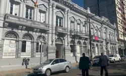 ‘Cabrito’ pede abertura da Farmácia Popular nos fins de semana