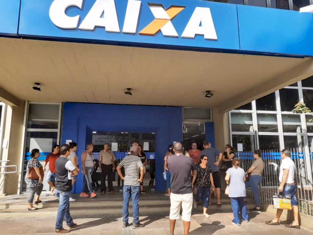 Justiça autoriza reabertura da Caixa