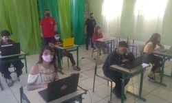 Mais de 70% dos estudantes não têm conhecimento suficiente em português e matemática