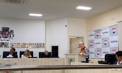 Feirão de empregos ocorre hoje, no Teatro Municipal