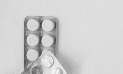 Substituir a medicação por genérico ou similar é seguro?