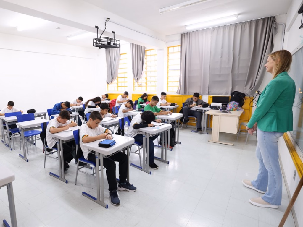 Estado sanciona reajuste de 5,4% no piso do magistério estadual