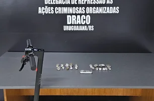 Dupla é presa por tráfico após entregar drogas com patinete elétrico