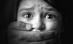 Condutora sofre mal súbito e capota carro no centro de Uruguaiana