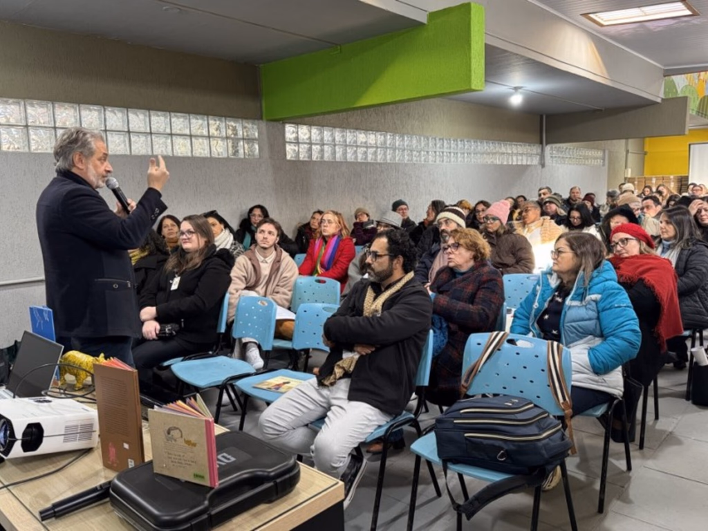 Projeto realiza formação sobre literatura para professores