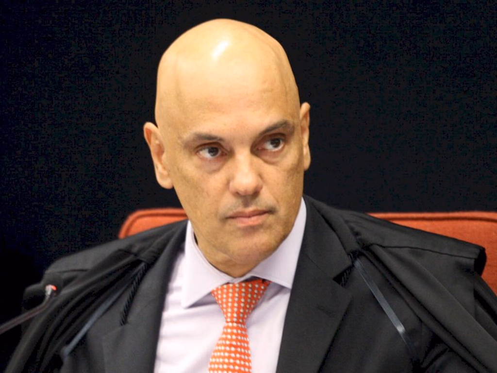Alexandre de Moraes suspende nomeação de Ramagem para chefia da PF