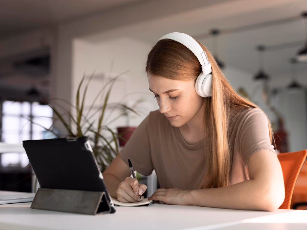 Curso gratuito prepara estudantes de todo o país para o Encceja