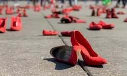 Polícia resgata cachorro abandonado no calçadão