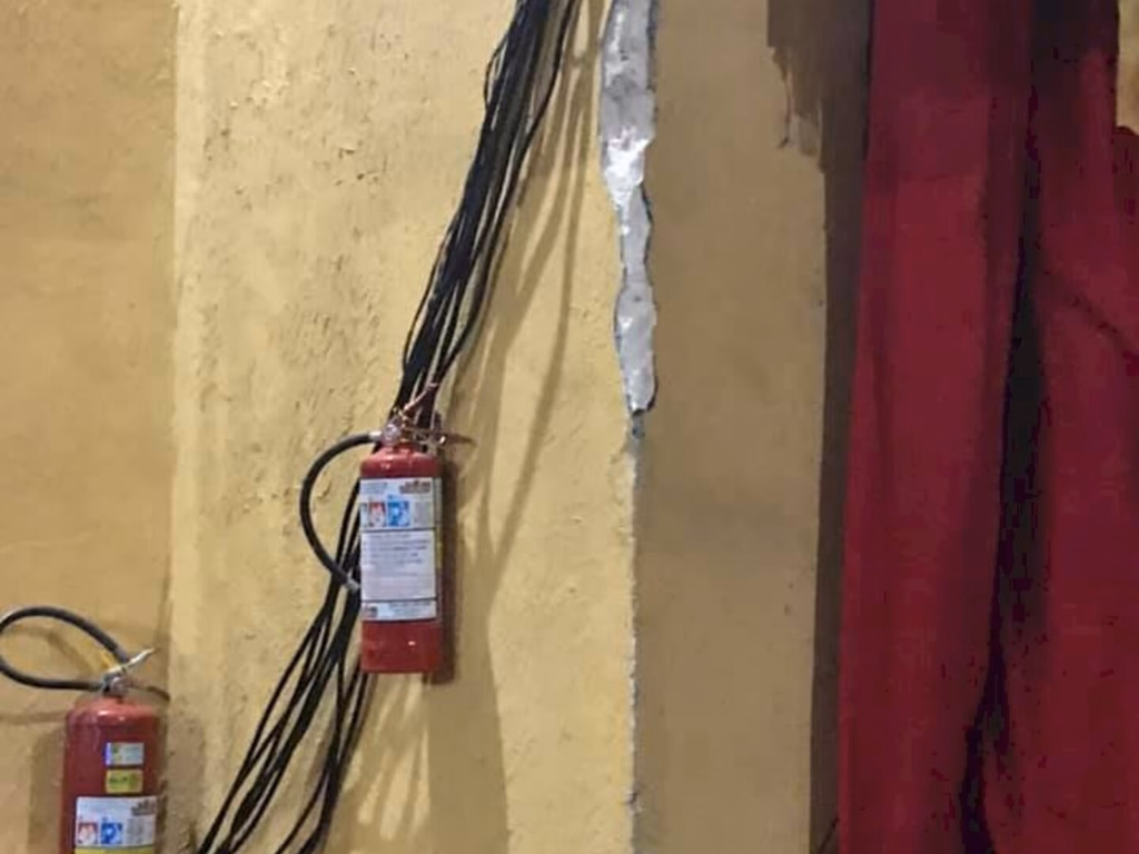 Curto-circuito desce as cortinas do Teatro Municipal