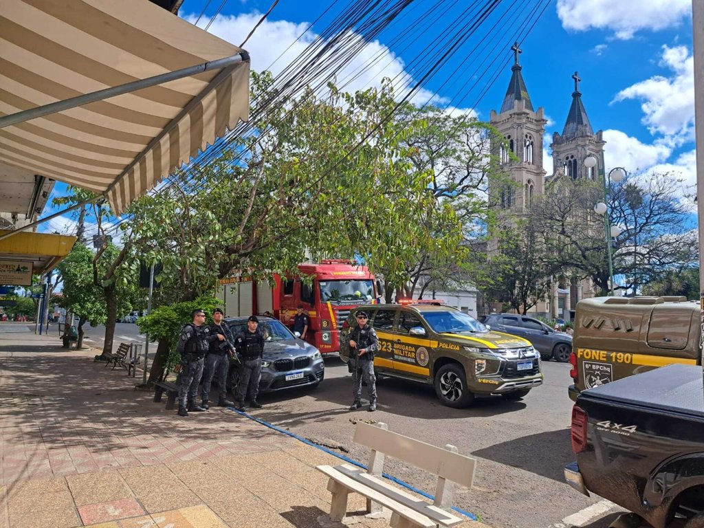 Policiais salvam adolescente em tentativa de suicídio