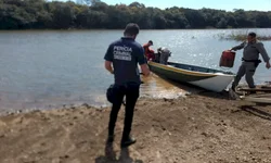 Mais de 60 pessoas são flagradas em festa clandestina