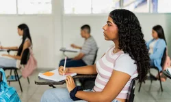 Cursinhos populares podem se inscrever para apoio federal até domingo