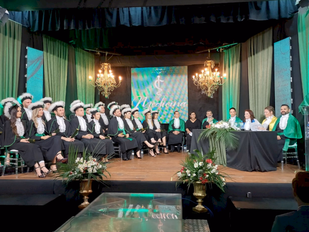 Unipampa forma segunda turma de Medicina