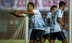Grêmio vence Caxias e fica a um empate da final do Gauchão