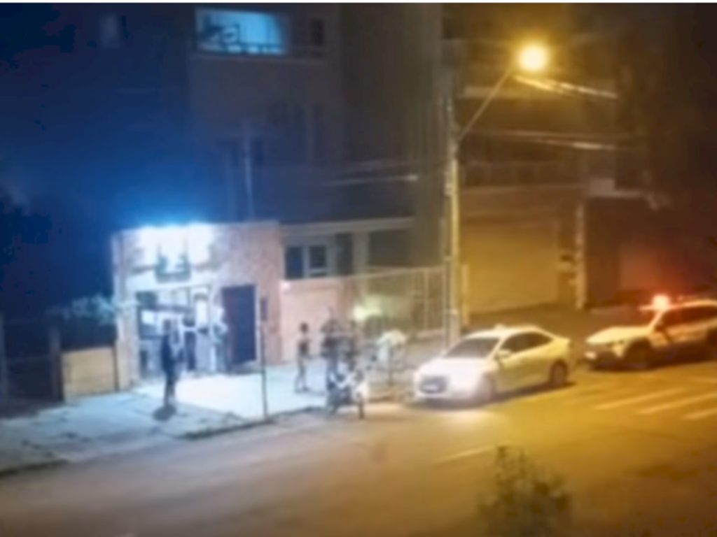 Tiroteio em bar deixa quatro feridos