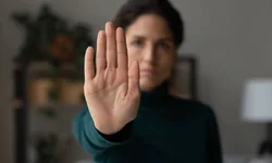 Justiça condena homem a 30 anos por tentativa de feminicídio