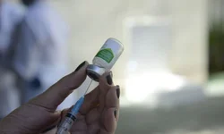 Anvisa suspende autorização de uso de medicamento contra covid-19