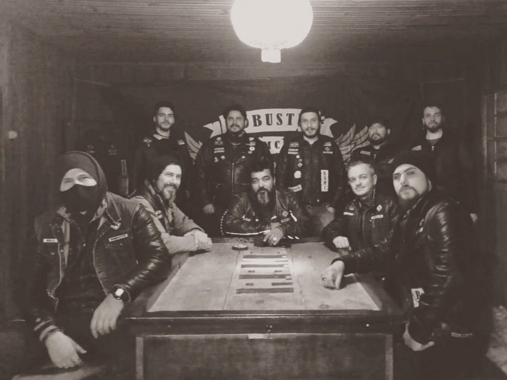 Moto Clube distribui sopa para pessoas em situação de vulnerabilidade