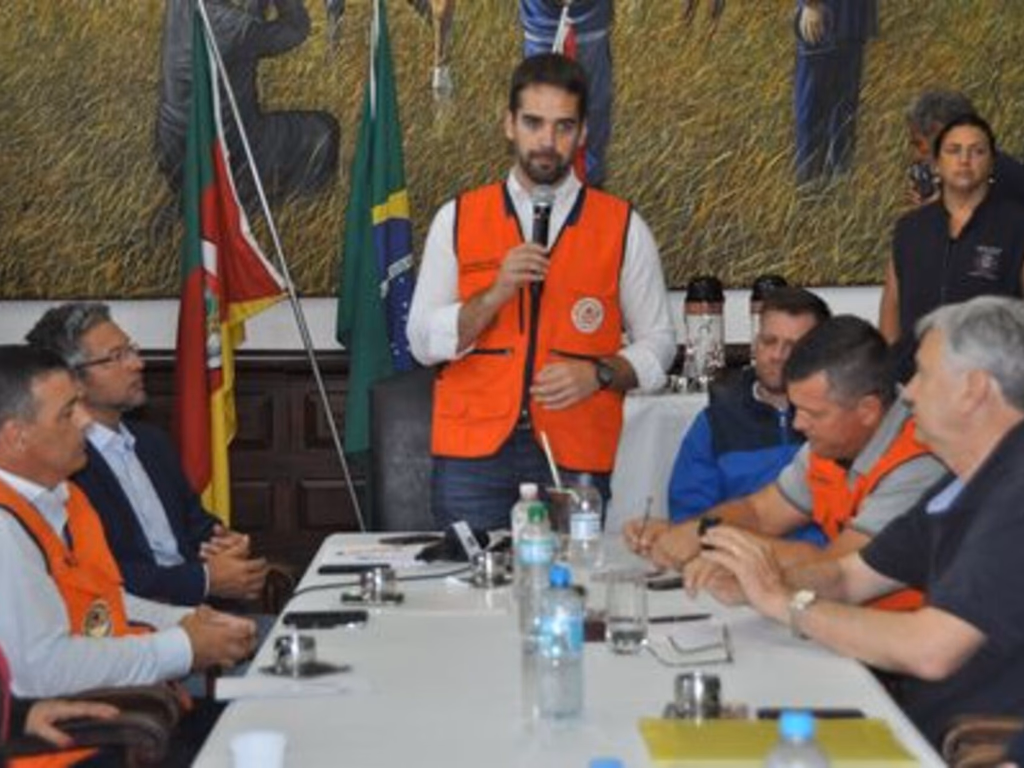 Leite garante recursos para saúde é maquinas para auxiliar os municípios