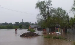 Mais de mil pessoas estão fora de casa