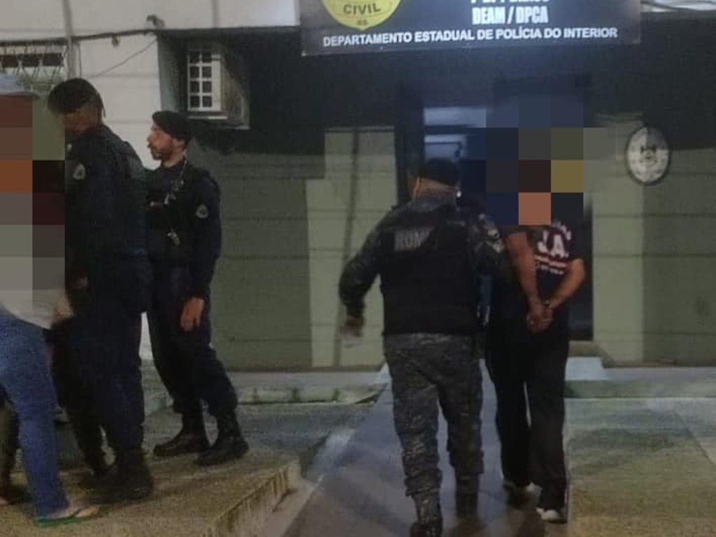 Mãe e filho de 4 anos foram espancados por dois dias