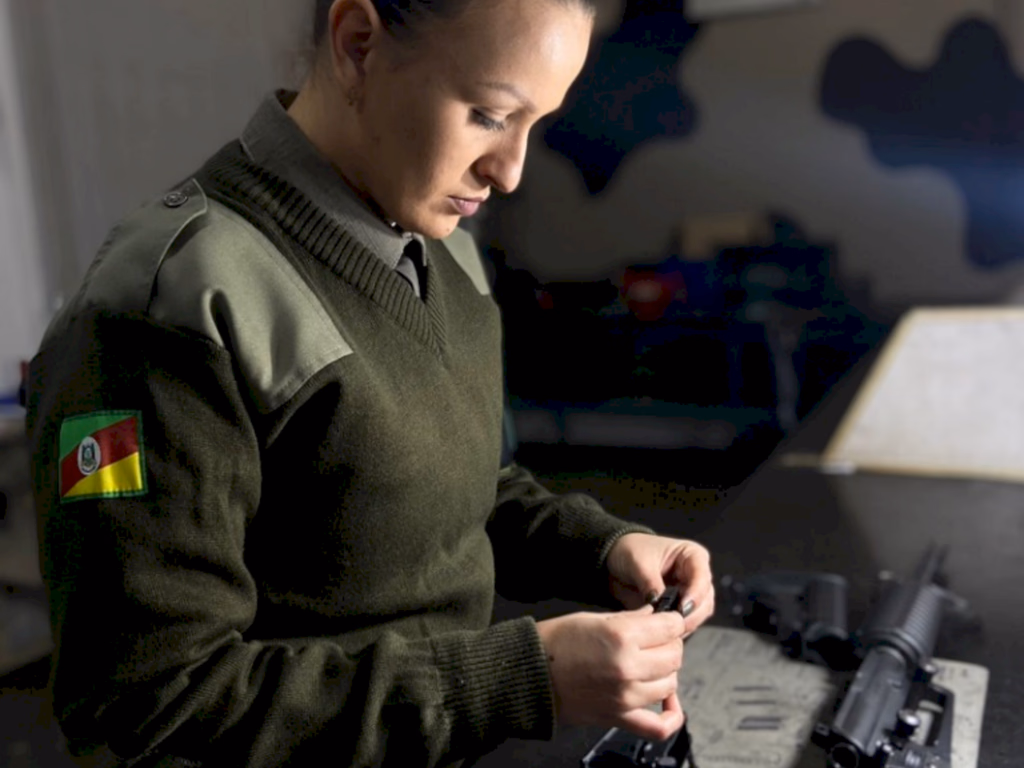 BM capacita a primeira mulher armeira da instituição