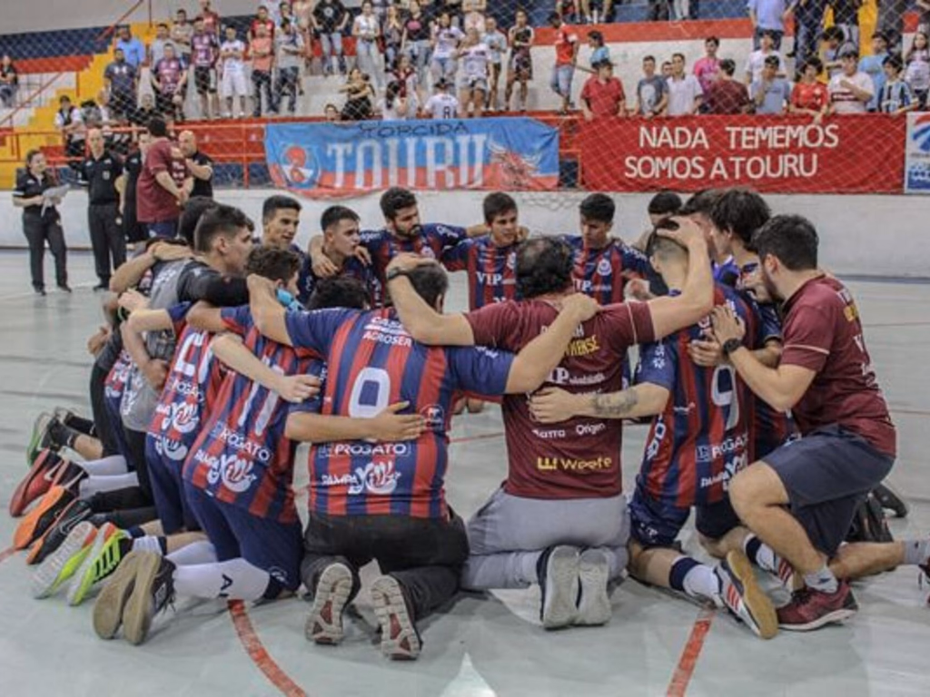 Sub-20 da AEU vence Atlântico e avança para a semifinal