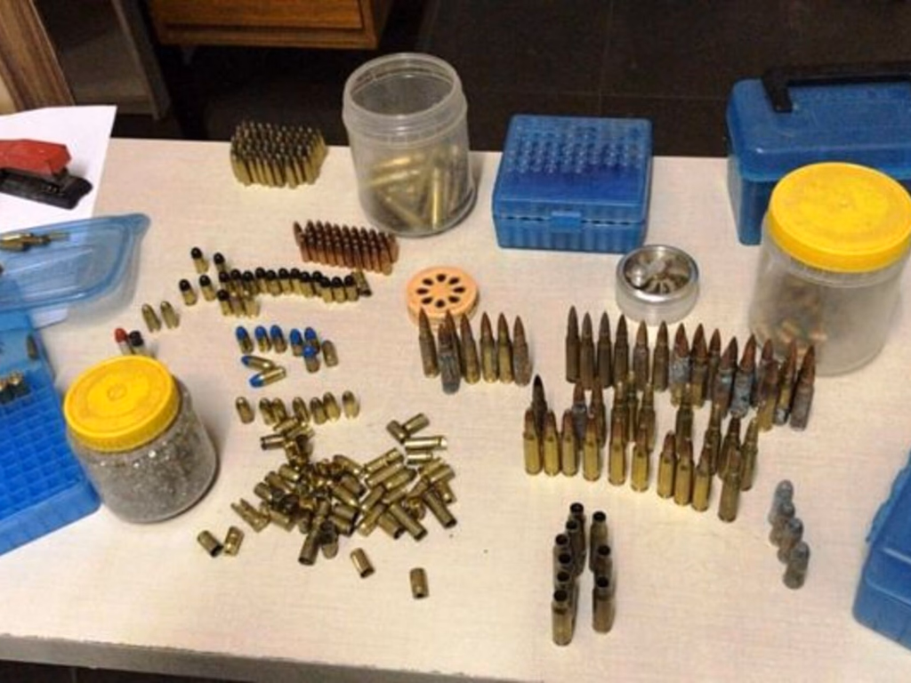 Um preso e armas e munições e apreendidas pela Draco