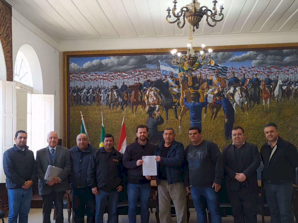 Ronnie Mello propõe reajuste de 12% para servidores