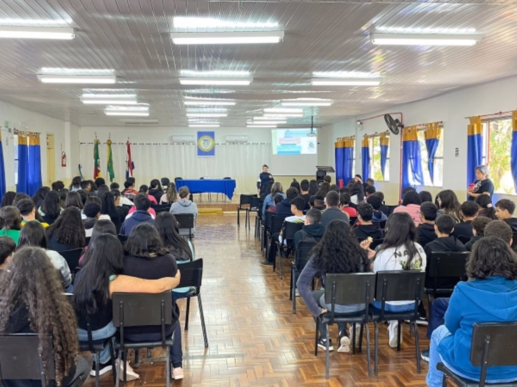 Patrulha Escolar promove palestra sobre combate ao bullying