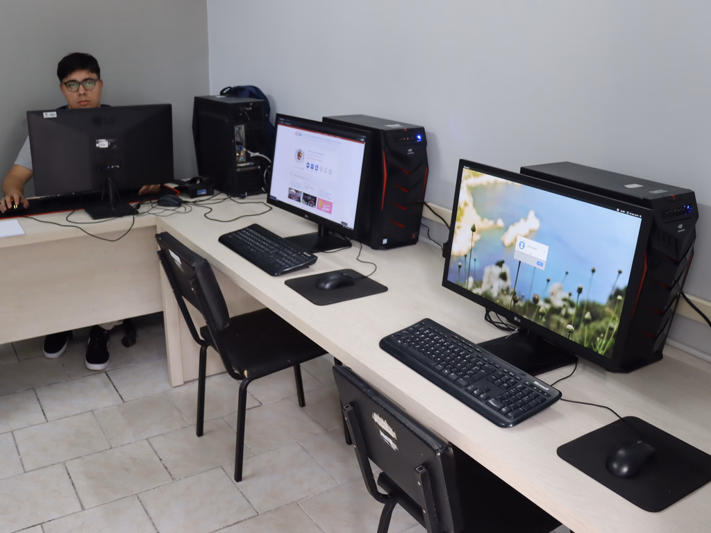 Câmara reabre espaço com acesso à internet gratuito