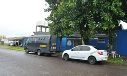 Mulher é esfaqueada pela companheira do ex-namorado