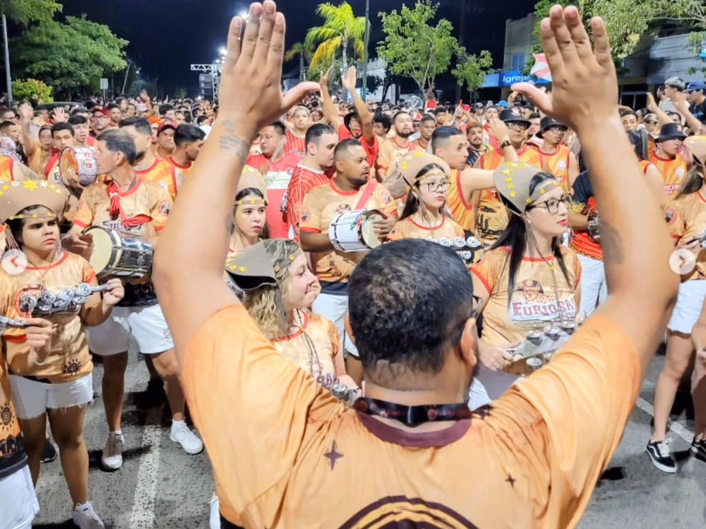 Escola realiza primeiro ensaio técnico do ano na Avenida