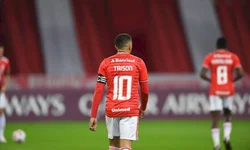 Charles do Bronx vence Chandler e é campeão dos leves