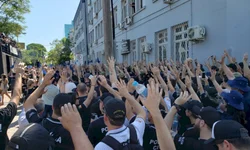 Mulher é esfaqueada pela companheira do ex-namorado